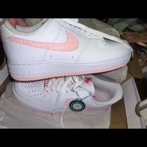 NIKE AF1 VALENTINES DAY 2022
